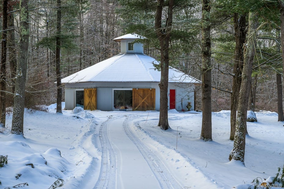 401 Collins Street Photo 1