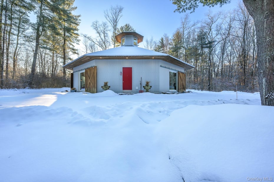 401 Collins Street Photo 4