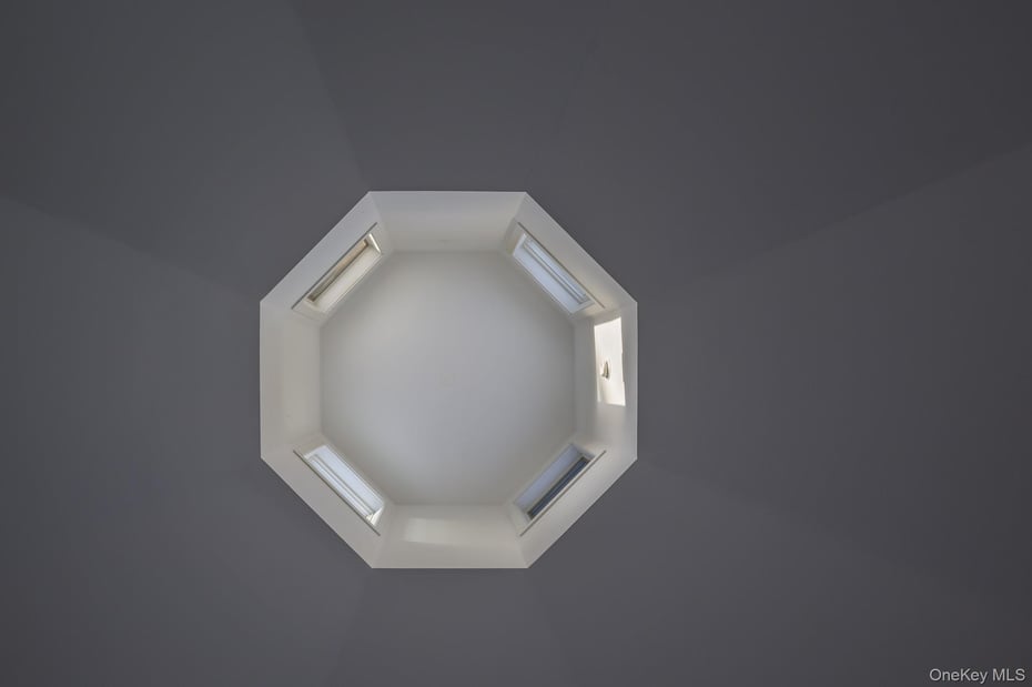 401 Collins Street Photo 20