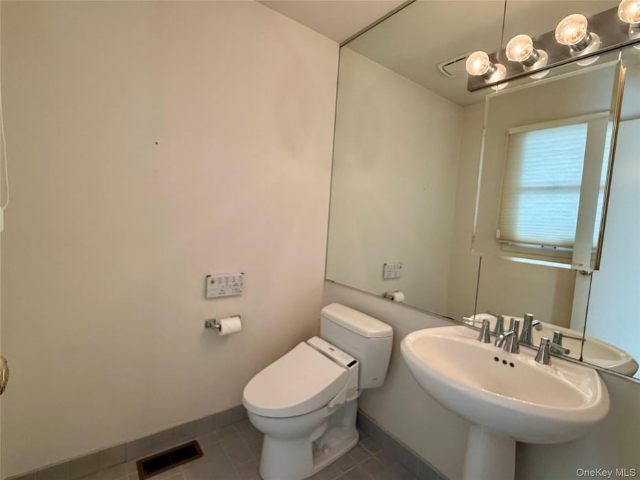 7 Cobblefield Lane Photo 18