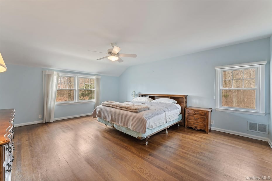 285 Old Colony Road Photo 17