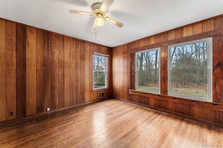 285 Old Colony Road Photo 12