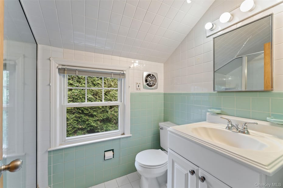 285 Old Colony Road Photo 21