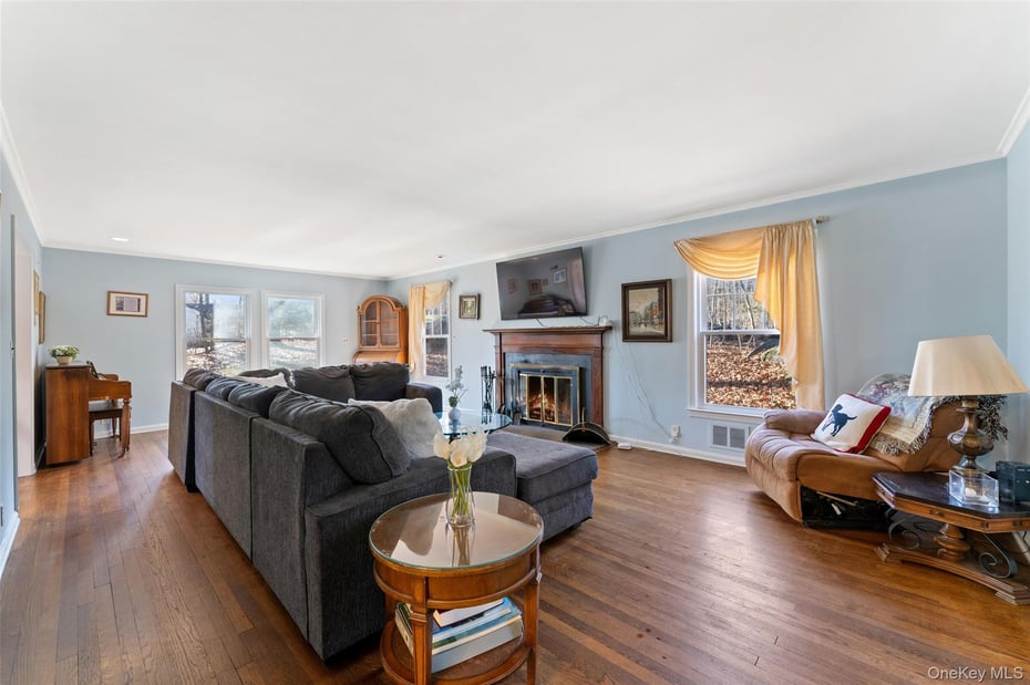 285 Old Colony Road Photo 5