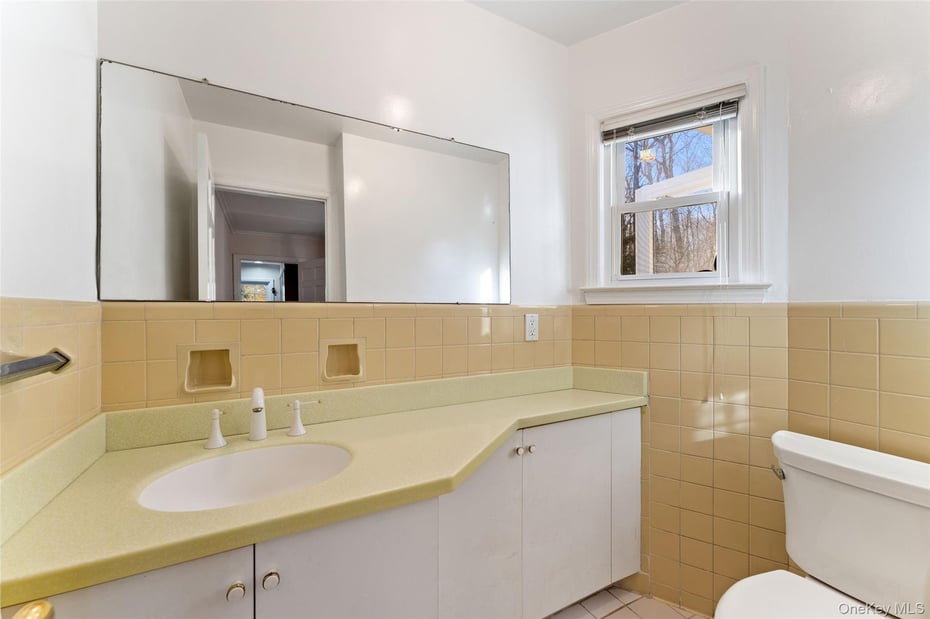 285 Old Colony Road Photo 13