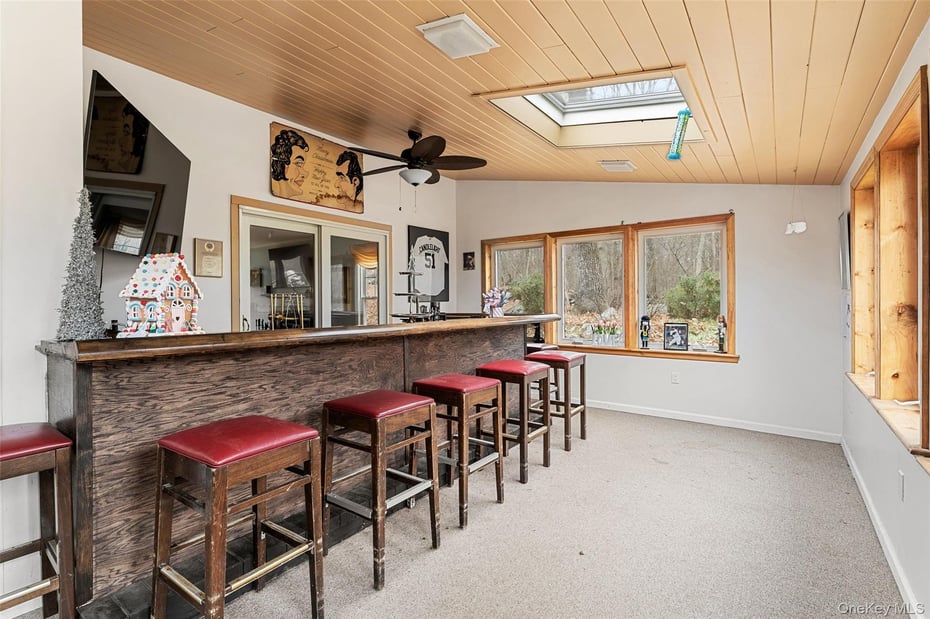 285 Old Colony Road Photo 15