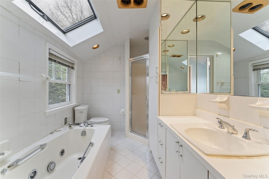 285 Old Colony Road Photo 18