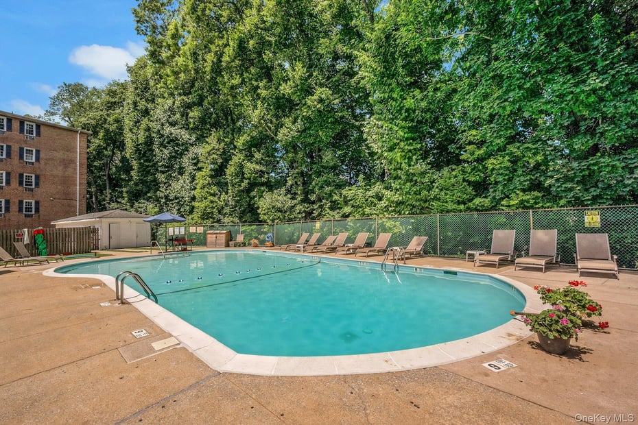 2 Consulate Drive  #3B Photo 15