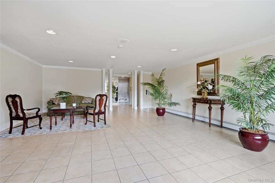 2 Consulate Drive  #3B Photo 4