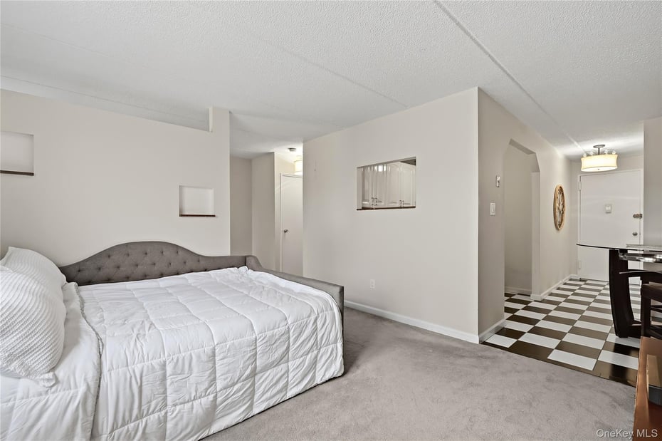 2 Consulate Drive  #3B Photo 8