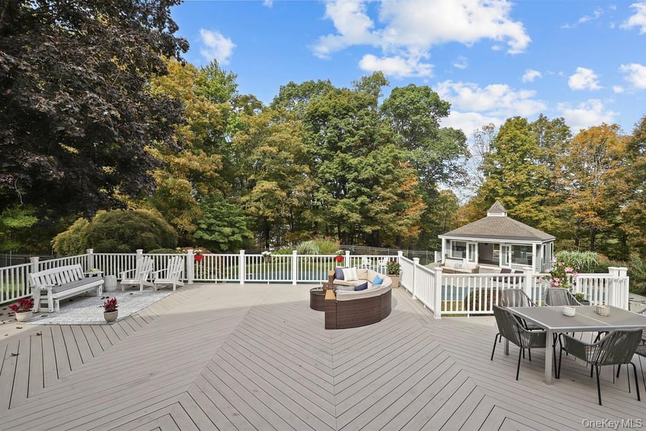 74 Ridgefield Avenue Photo 34