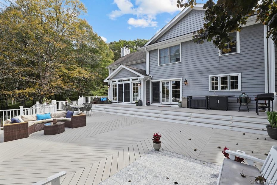 74 Ridgefield Avenue Photo 32