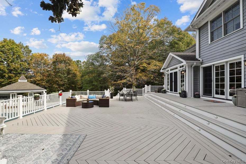 74 Ridgefield Avenue Photo 31