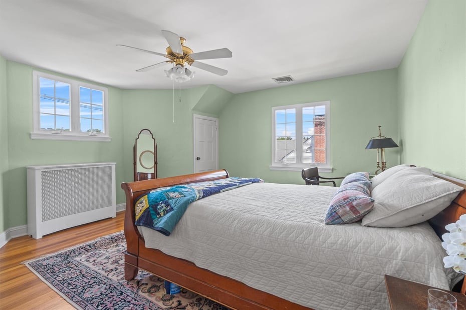 460 Westchester Avenue Photo 32