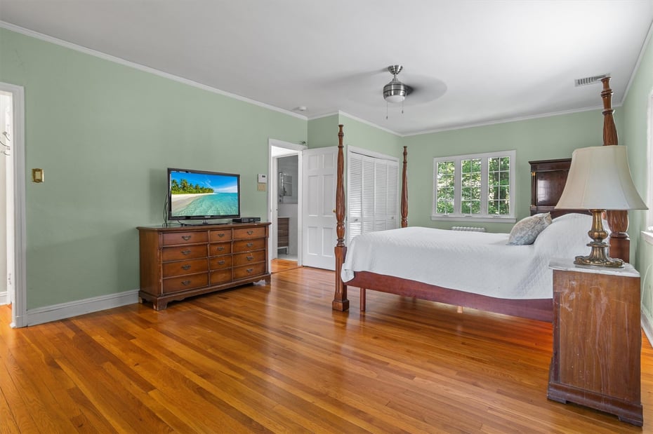 460 Westchester Avenue Photo 30