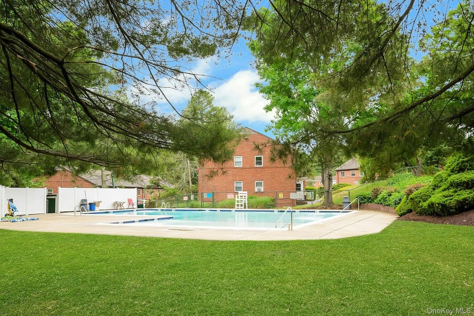 5 Fieldstone Drive #103 Photo 14