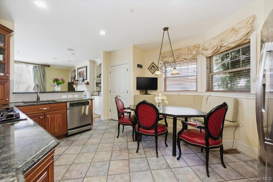 6 Riverpointe Road Photo 14