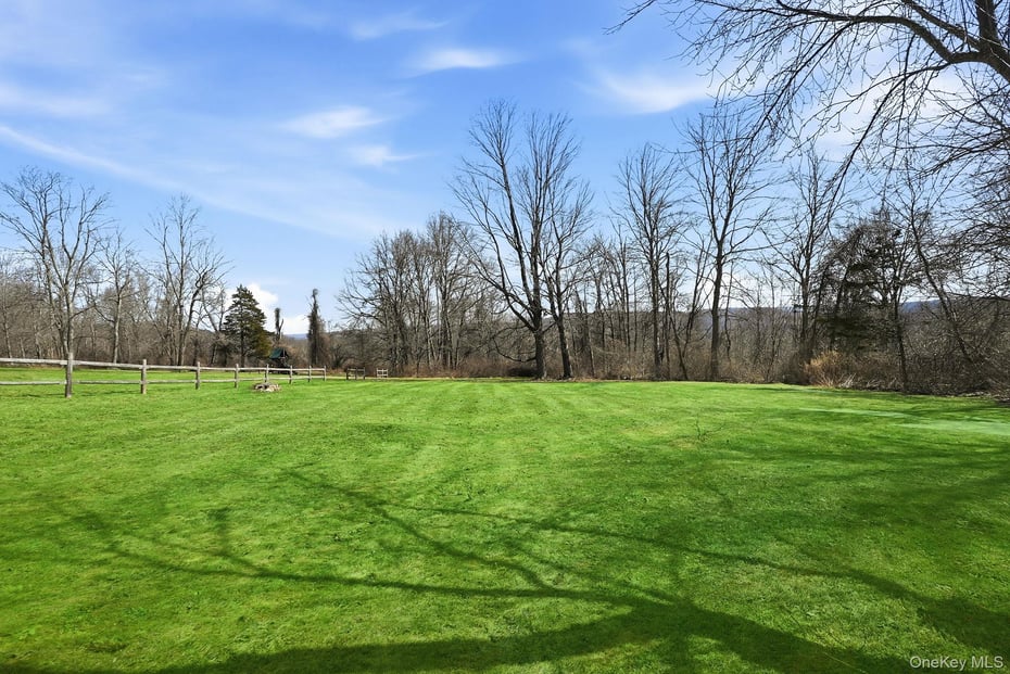 14 Frances Drive Photo 28