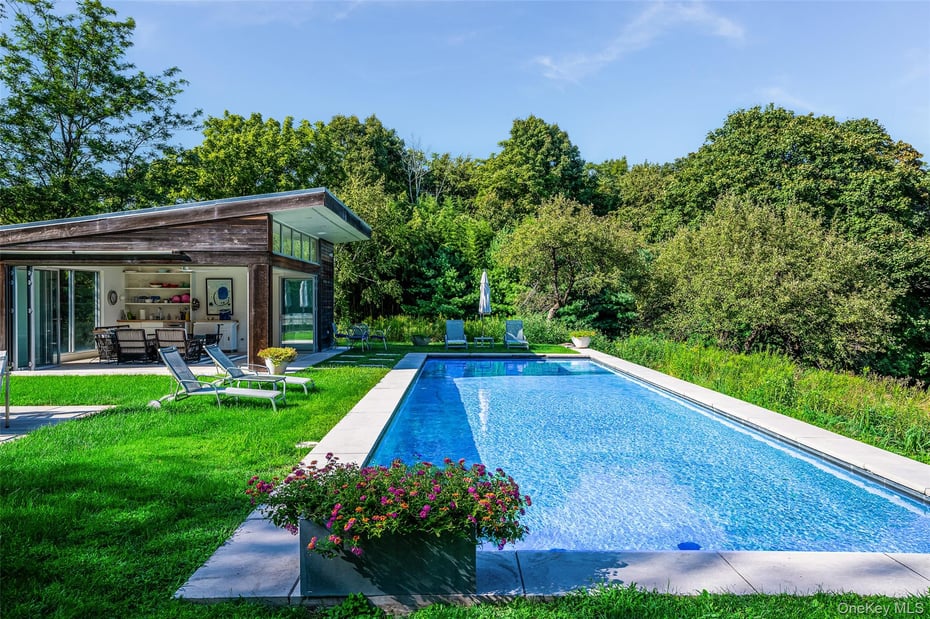 12 Haights Cross Road Photo 32