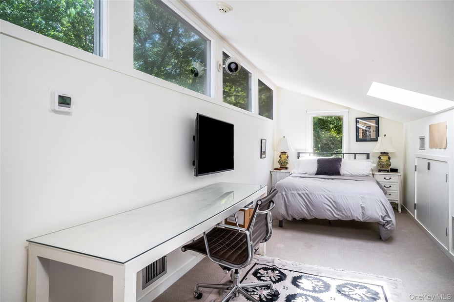 12 Haights Cross Road Photo 29