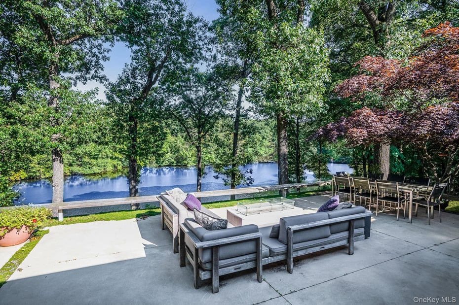 12 Haights Cross Road Photo 38