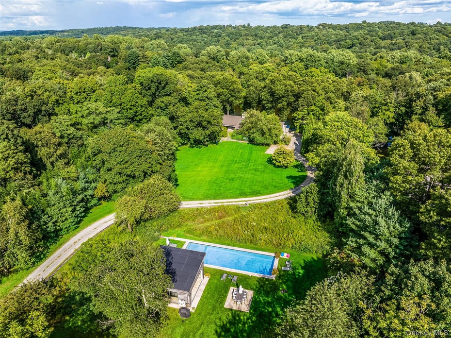 12 Haights Cross Road Photo 40