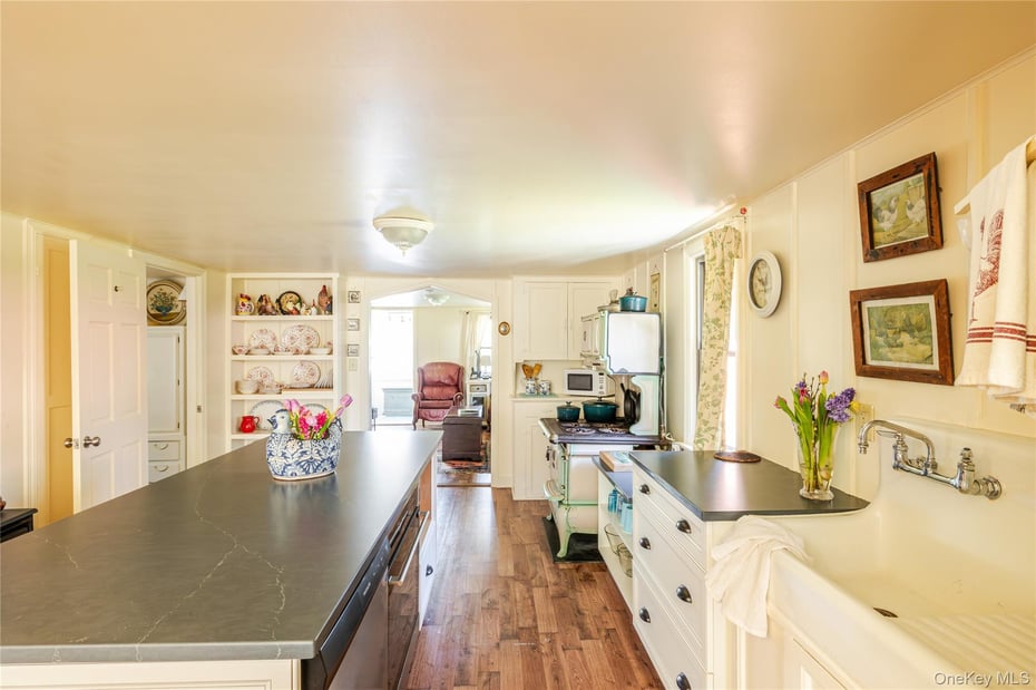 78 The Concourse Drive Photo 17