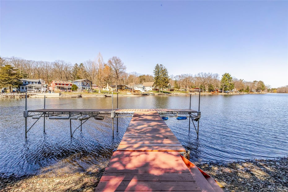 78 The Concourse Drive Photo 9