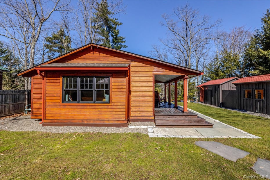 78 The Concourse Drive Photo 3