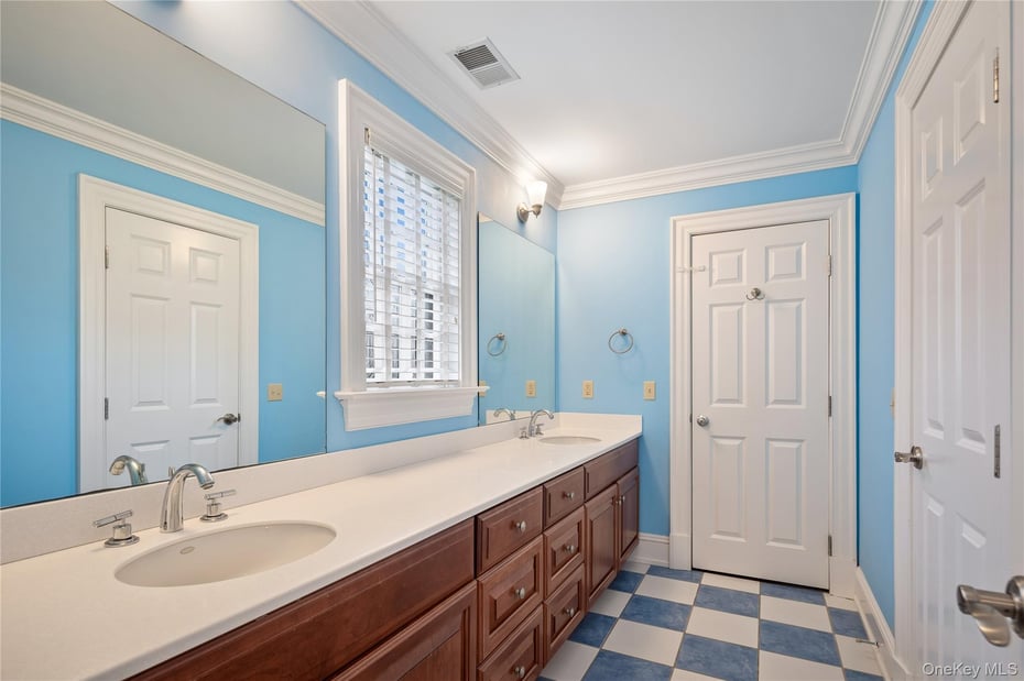 11 Lost Nations Road Photo 35