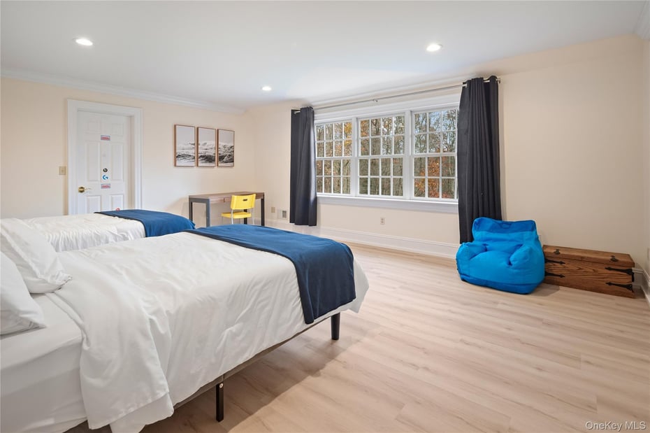 11 Lost Nations Road Photo 36