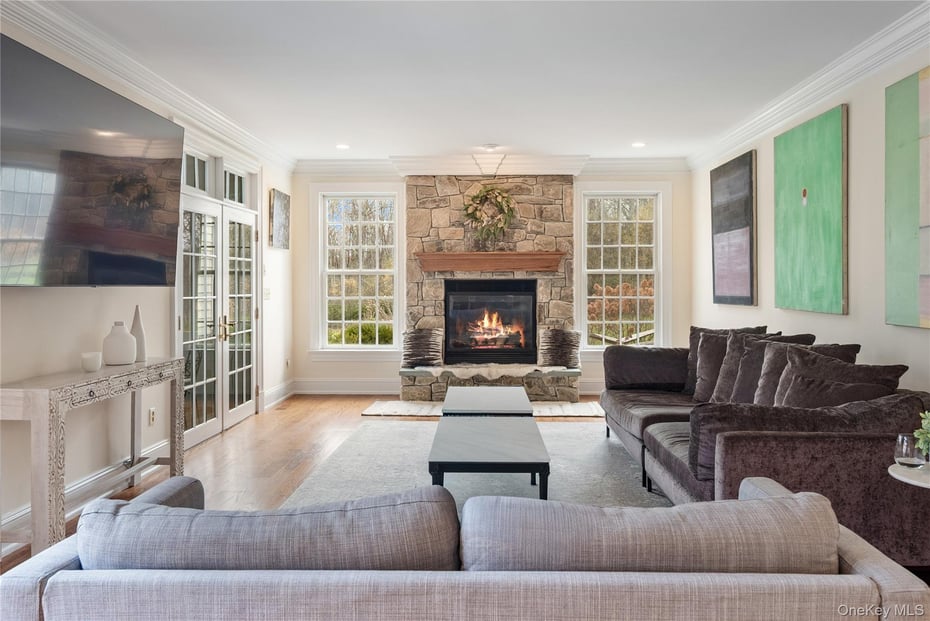 11 Lost Nations Road Photo 6