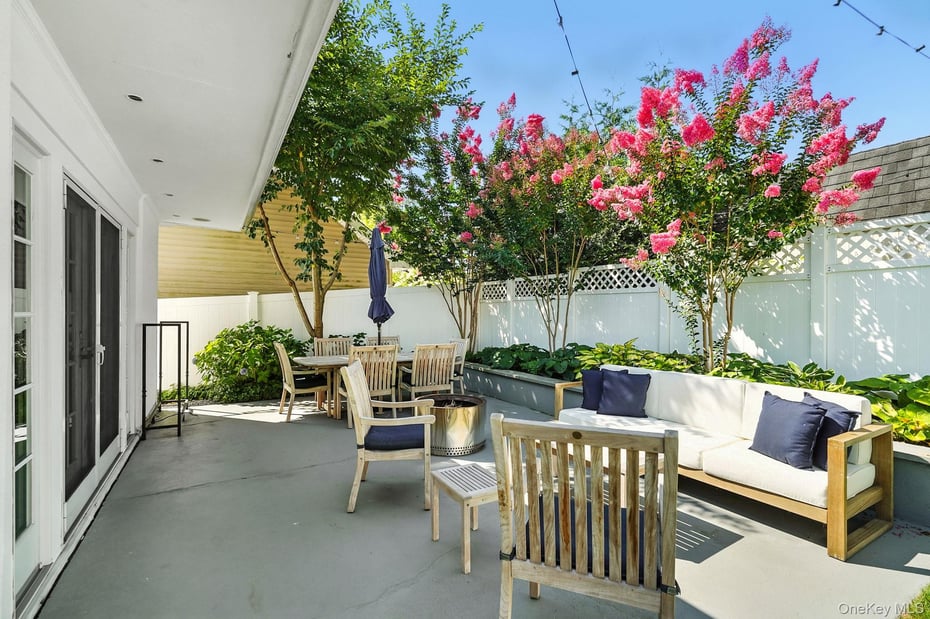 107 Munson Street Photo 23