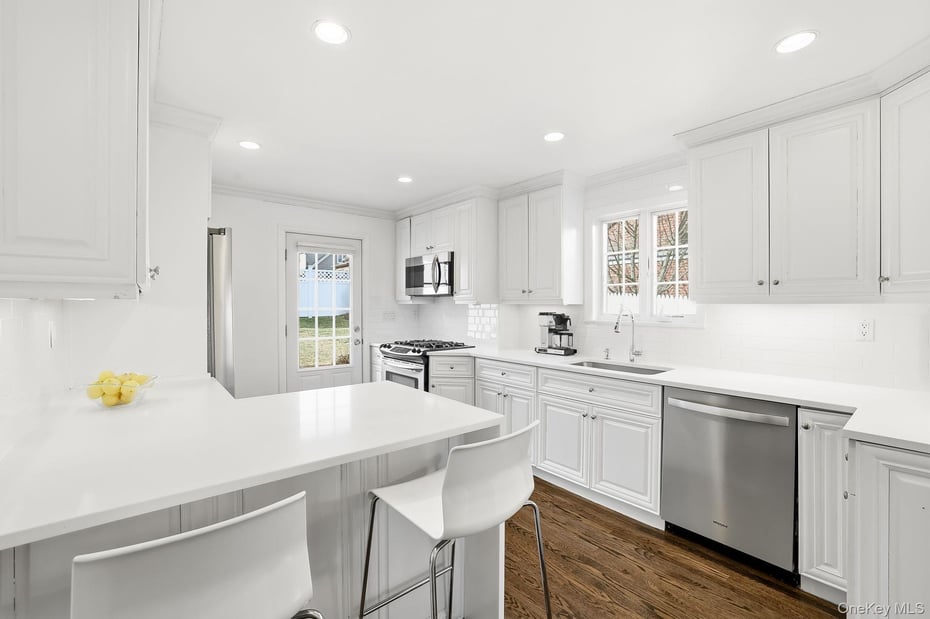 107 Munson Street Photo 9