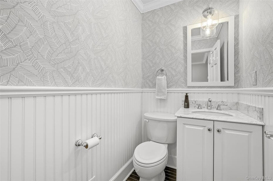 107 Munson Street Photo 8