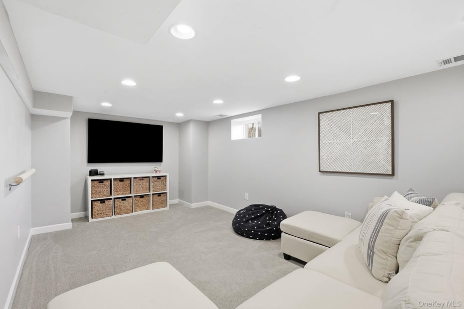 107 Munson Street Photo 22