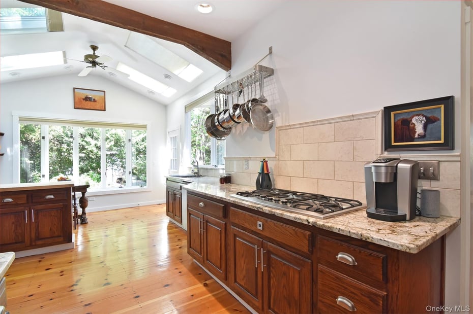 251 Mount Hope Boulevard Photo 20