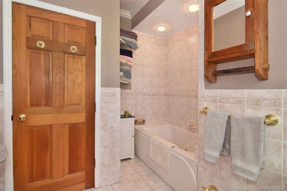 251 Mount Hope Boulevard Photo 30