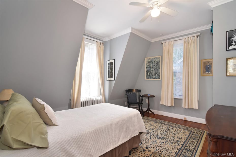251 Mount Hope Boulevard Photo 31