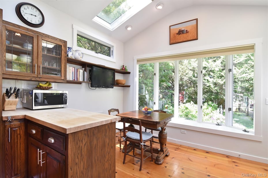 251 Mount Hope Boulevard Photo 23