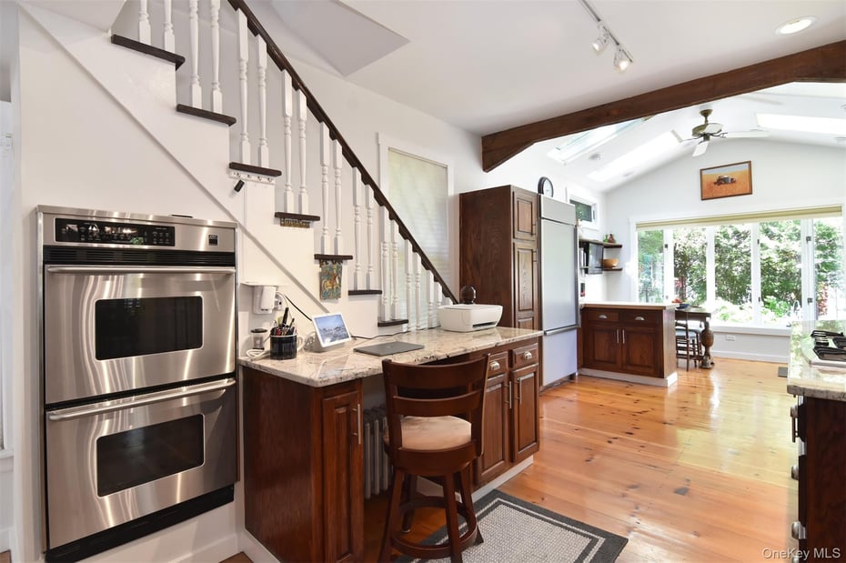 251 Mount Hope Boulevard Photo 19