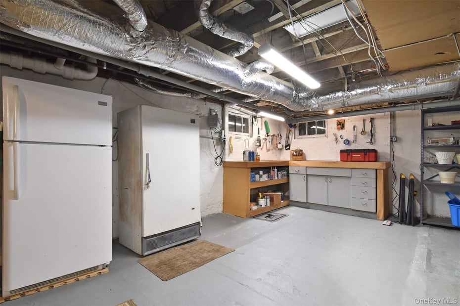 251 Mount Hope Boulevard Photo 35