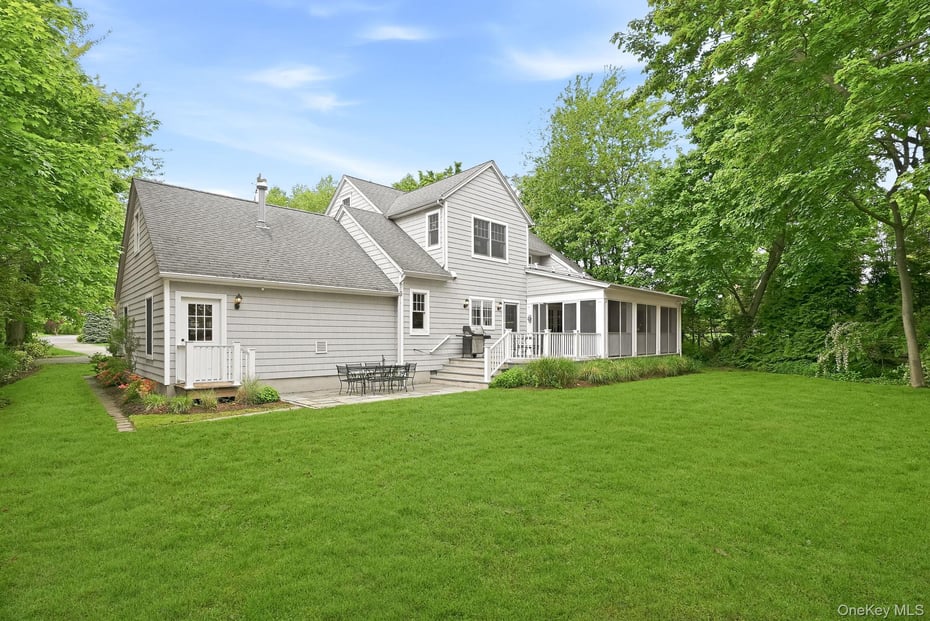 9 Willow Avenue Photo 24