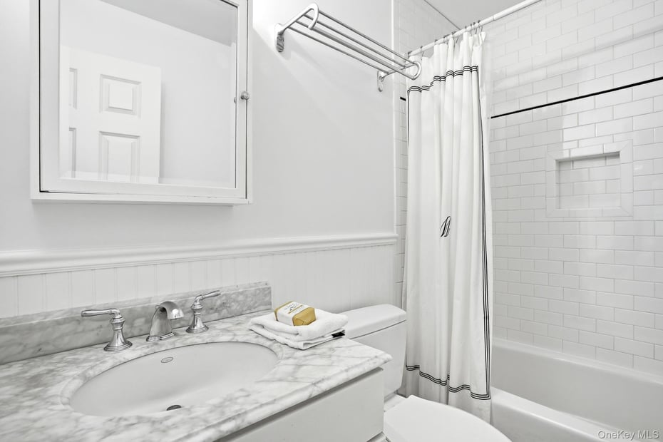 9 Willow Avenue Photo 19
