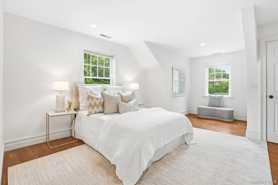 9 Willow Avenue Photo 18