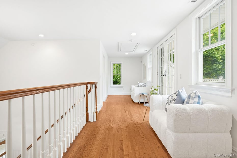 9 Willow Avenue Photo 15