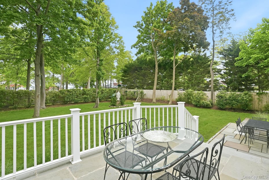 9 Willow Avenue Photo 21