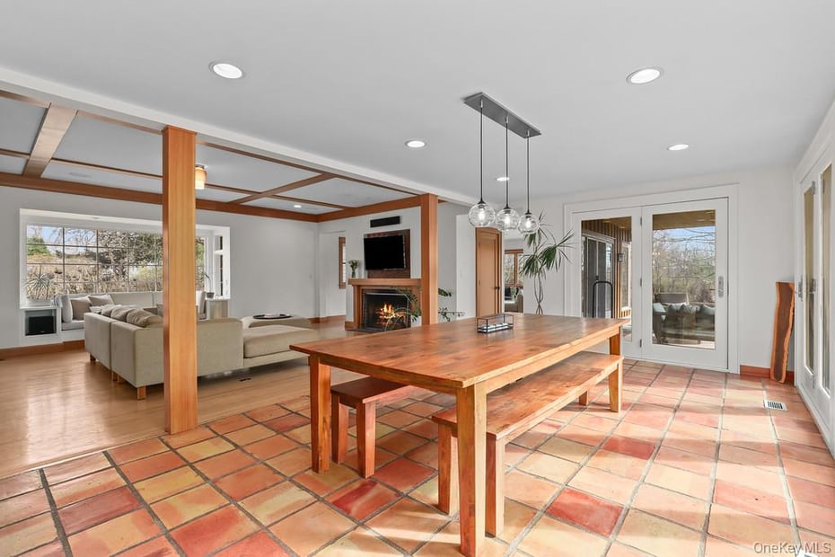 37 Hyatt Road Photo 9