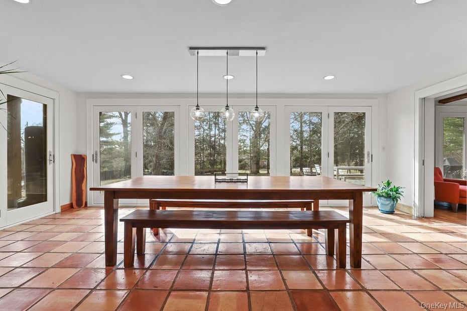 37 Hyatt Road Photo 10