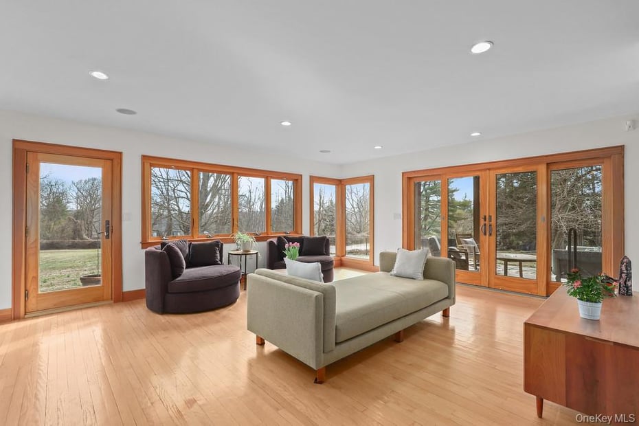 37 Hyatt Road Photo 20